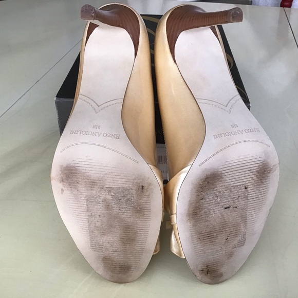 Gold Heels - Picture 5 of 6